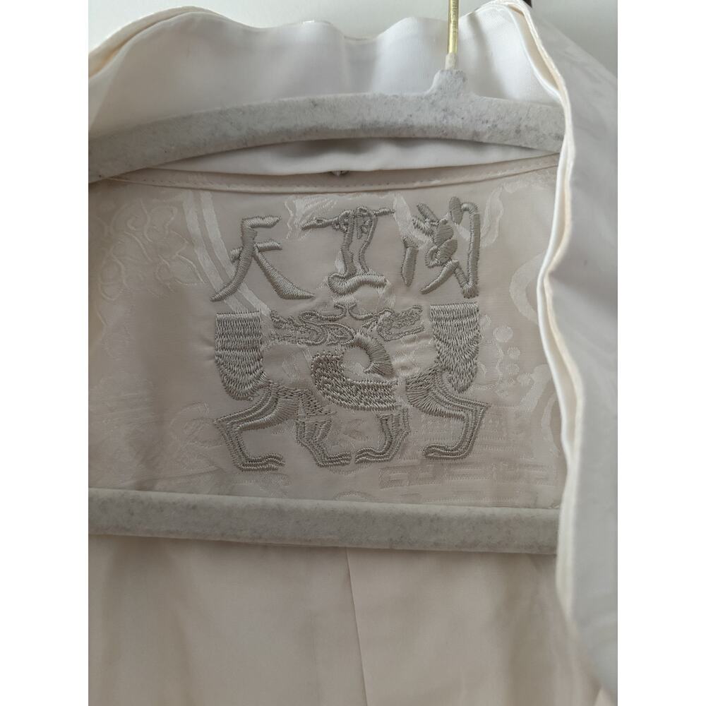 Artistic Palace Women's Silk White Embroidered Robe L - Picture 6 of 10